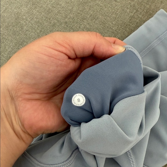 lululemon Invigorate Tight Size 6 - Picture 4 of 4